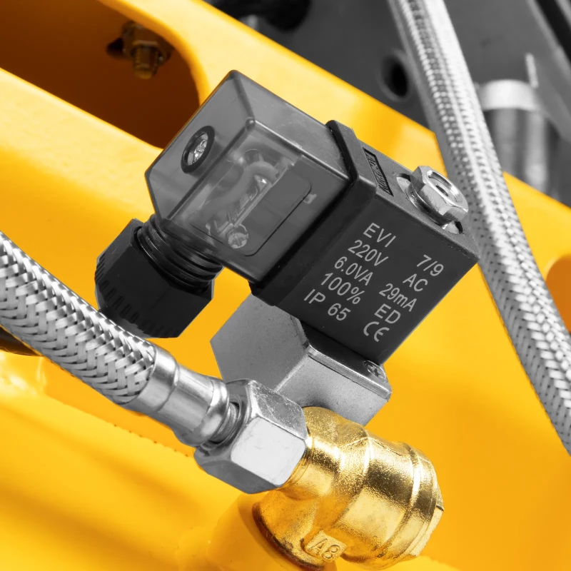 Компрессор безмасляный, малошумный DLS 3300/100, 3300 Вт,3x1100, 100 л, 570 л/мин ,блок управления Denzel